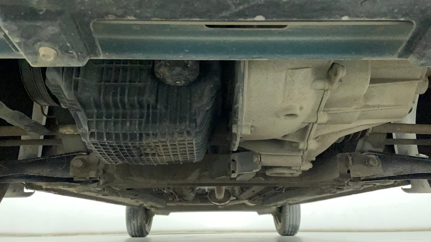 Used 2022 Renault Kwid RXT 1.0 AMT Petrol Automatic extra FRONT LEFT UNDERBODY VIEW