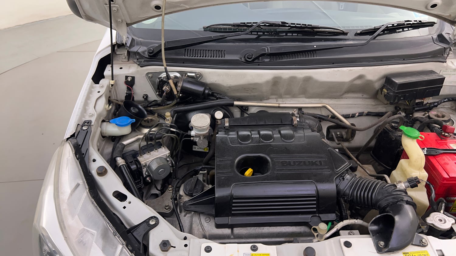 Used 2019 Maruti Suzuki Alto K10 VXi AMT Petrol Automatic engine ENGINE RIGHT SIDE HINGE & APRON VIEW