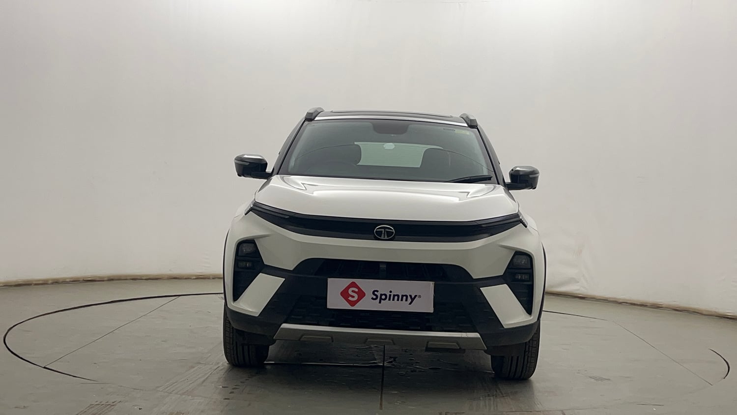 Used 2025 Tata Nexon Fearless Plus (PS) 1.5 Diesel 6AMT Dual Tone Diesel Automatic exterior FRONT VIEW