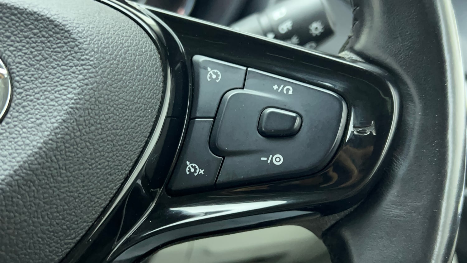 Used 2022 Tata Nexon XZA Plus (HS) Petrol Automatic top_features Cruise control