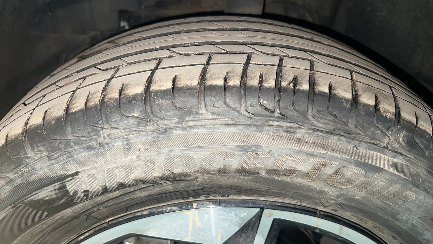 Used 2025 Tata Nexon Fearless Plus (PS) 1.5 Diesel 6AMT Dual Tone Diesel Automatic tyres LEFT FRONT TYRE TREAD VIEW