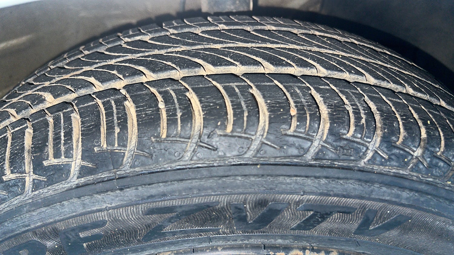 Used 2021 Maruti Suzuki Wagon R ZXi 1.2 Petrol Manual tyres RIGHT FRONT TYRE TREAD VIEW