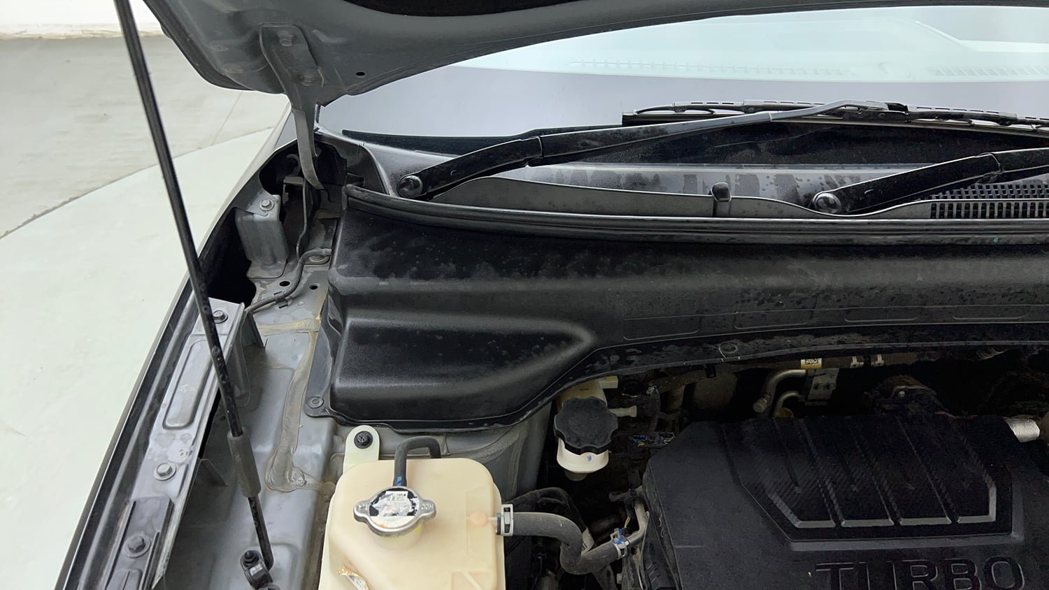 Used 2024 Hyundai Creta N-Line N10 1.5 Turbo DCT Petrol Automatic engine ENGINE RIGHT SIDE HINGE & APRON VIEW