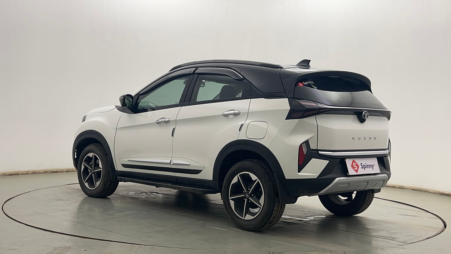 Used 2025 Tata Nexon Fearless Plus (PS) 1.5 Diesel 6AMT Dual Tone Diesel Automatic exterior LEFT REAR CORNER VIEW