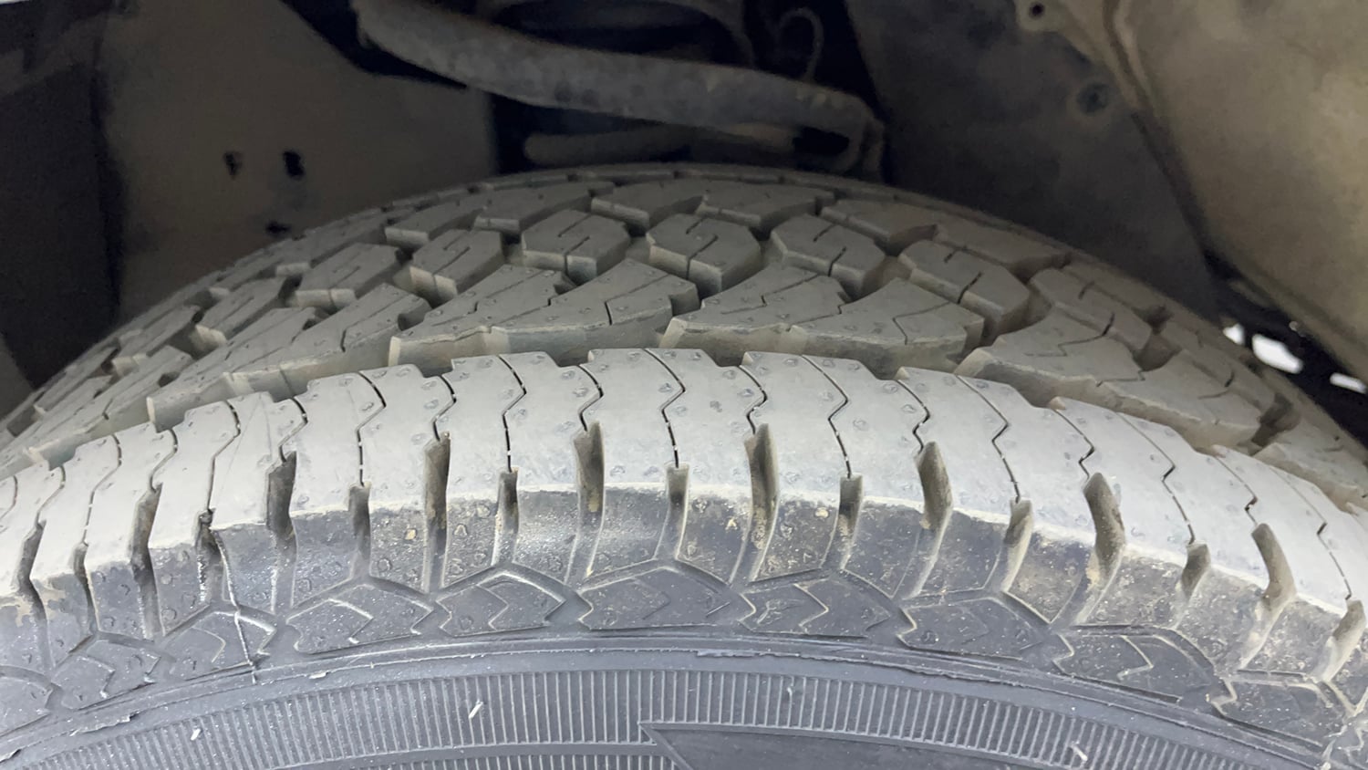 Used 2019 Toyota Fortuner 2.8 4x2 MT Diesel Manual tyres LEFT FRONT TYRE TREAD VIEW