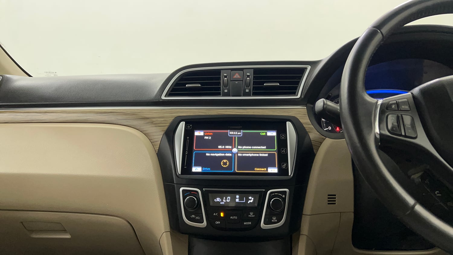 Used 2019 Maruti Suzuki Ciaz Alpha Hybrid 1.5 Petrol Manual interior MUSIC SYSTEM & AC CONTROL VIEW