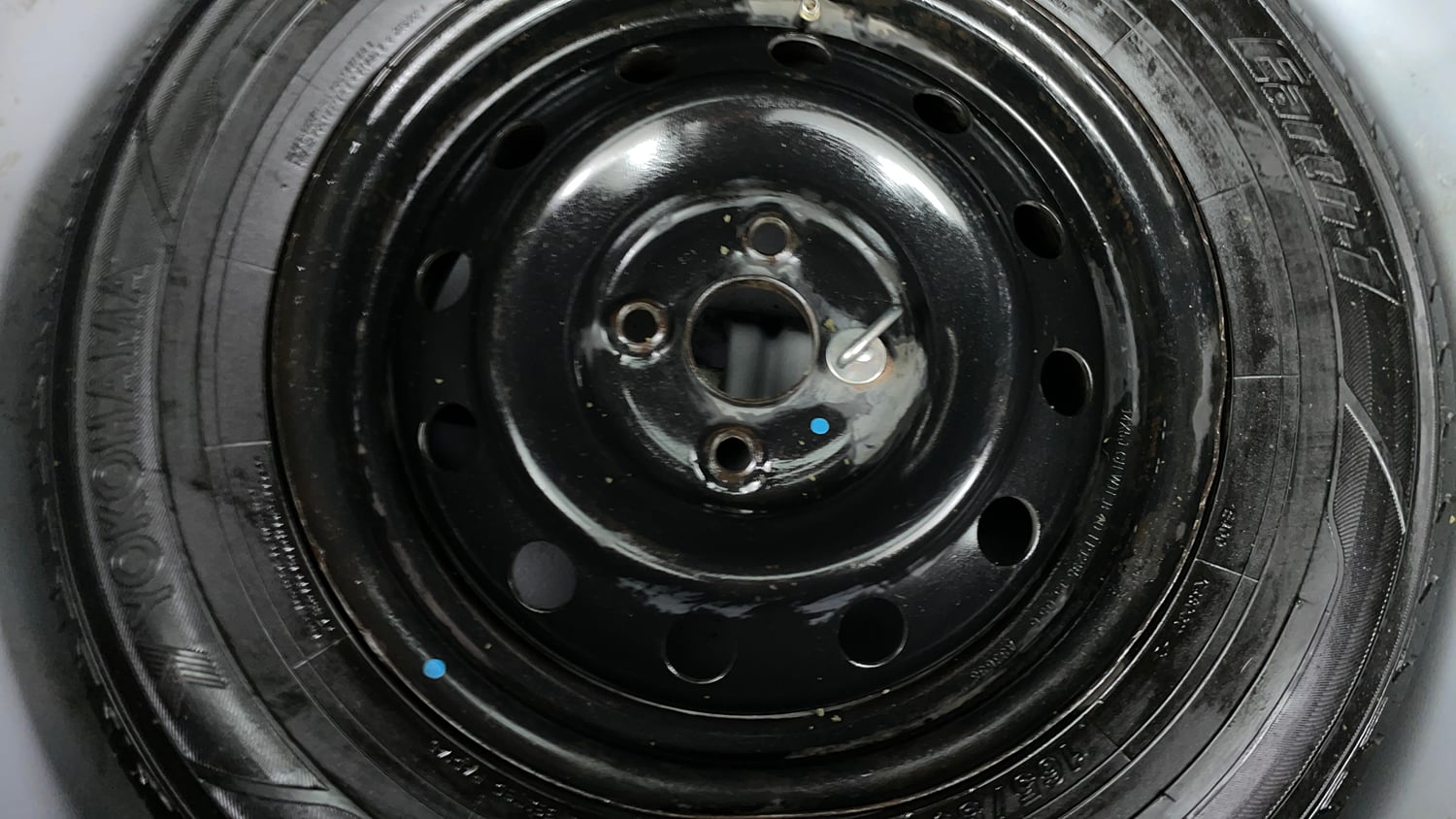 Used 2015 Maruti Suzuki Swift VXi Petrol Manual tyres SPARE TYRE VIEW