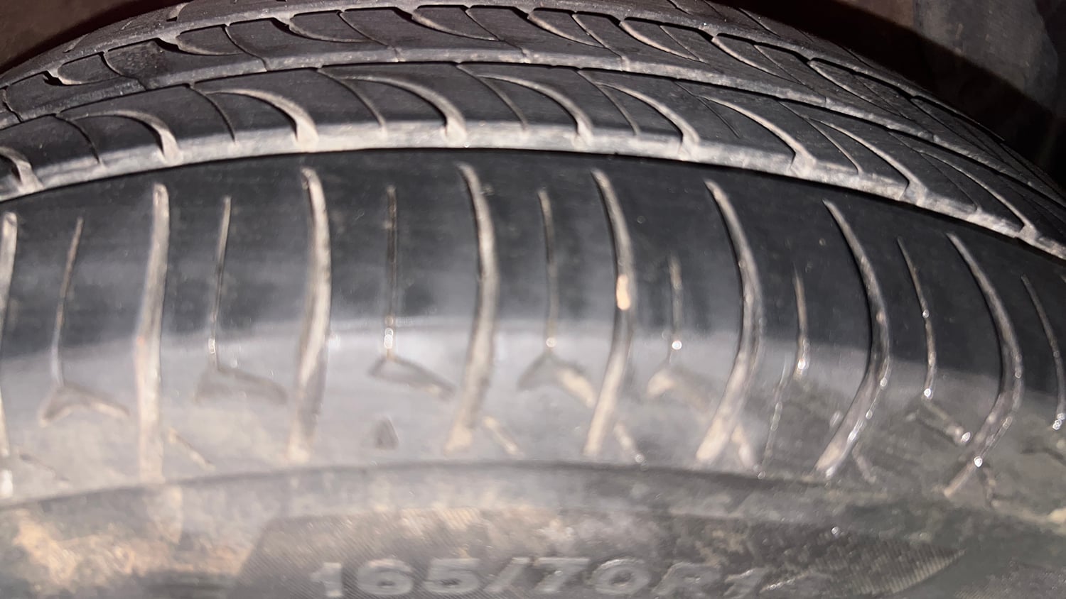 Used 2018 Hyundai Grand i10 Sportz (O) 1.2 Kappa VTVT Petrol Manual tyres RIGHT FRONT TYRE TREAD VIEW