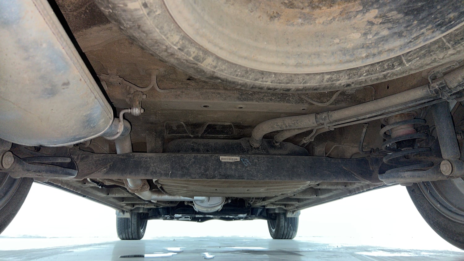 Used 2021 MG Motors Hector Plus Sharp 1.5 Petrol Turbo CVT 6-STR Dual Tone Petrol Automatic extra REAR UNDERBODY VIEW (TAKEN FROM REAR)