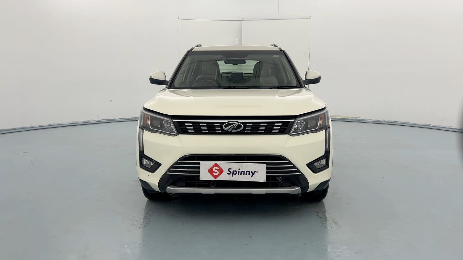 Used 2022 Mahindra XUV 300 W8 (O) 1.2 Petrol Petrol Manual exterior FRONT VIEW