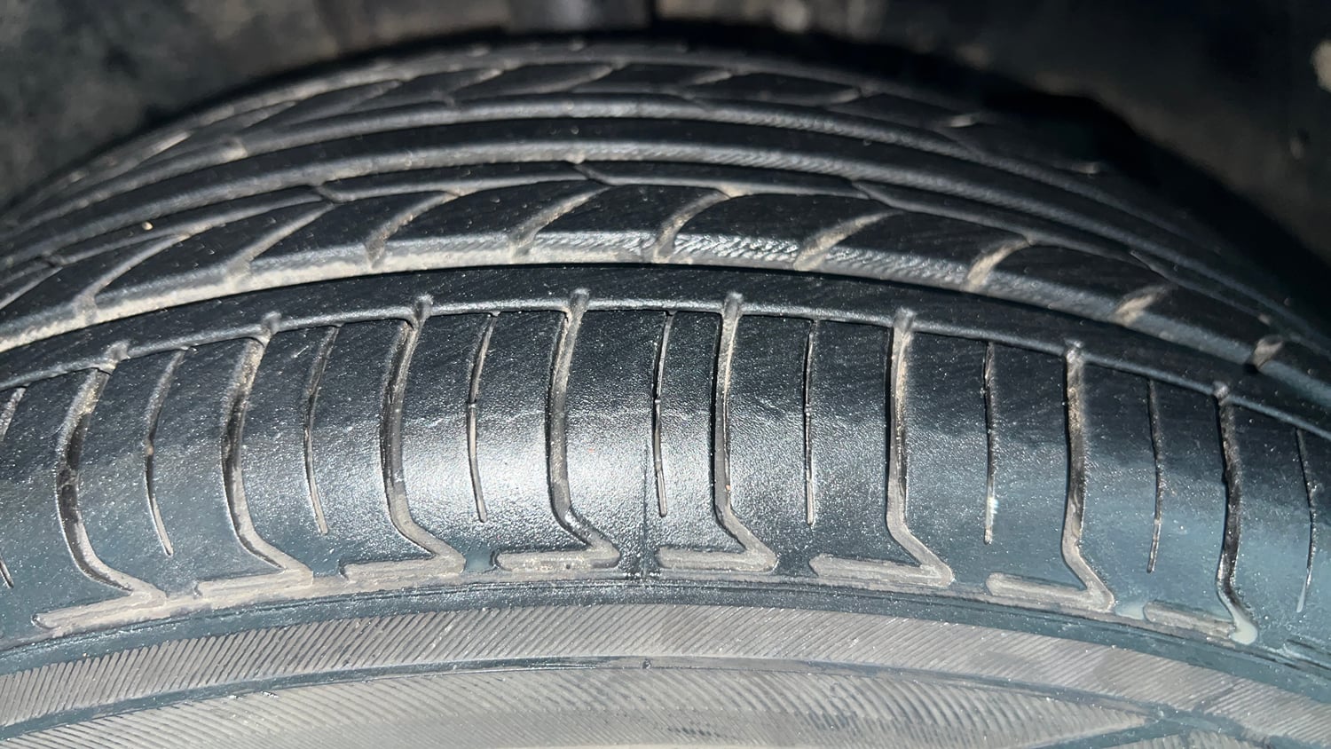 Used 2018 Tata Tiago Revotron XTA Petrol Automatic tyres RIGHT FRONT TYRE TREAD VIEW