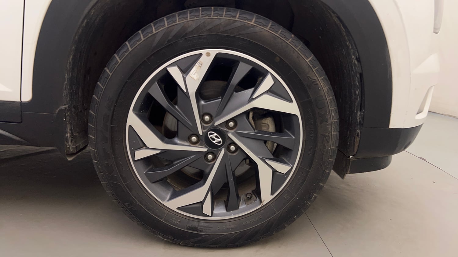 Used 2022 Hyundai Creta SX (O) 1.4 Turbo 7 DCT Petrol Automatic tyres RIGHT FRONT TYRE RIM VIEW