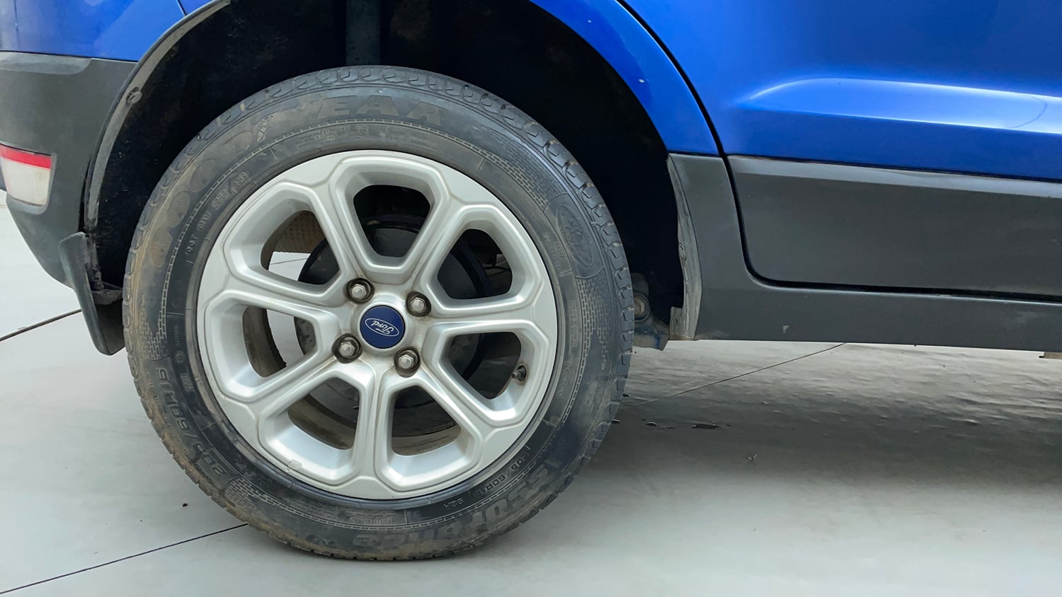 Used 2020 Ford EcoSport Titanium + 1.5L Ti-VCT AT Petrol Automatic tyres RIGHT REAR TYRE RIM VIEW