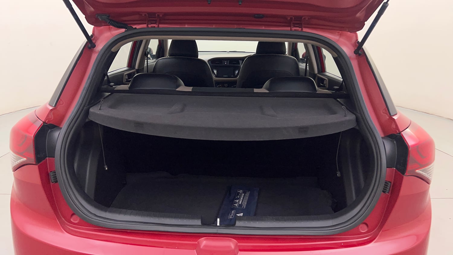 Used 2017 Hyundai Elite i20 Sportz 1.2 Petrol Manual interior DICKY INSIDE VIEW