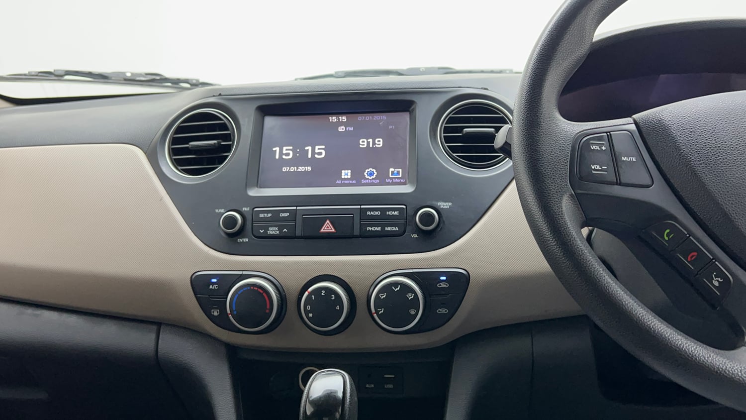 Used 2017 Hyundai Grand i10 Sportz (O) AT 1.2 Kappa VTVT Petrol Automatic interior MUSIC SYSTEM & AC CONTROL VIEW
