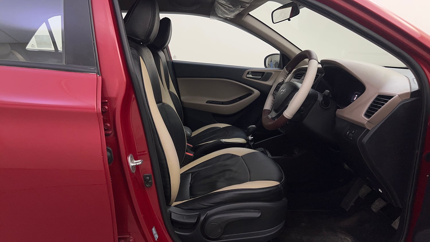 Used 2016 Hyundai Elite i20 Asta 1.2 (O) Petrol Manual interior RIGHT SIDE FRONT DOOR CABIN VIEW