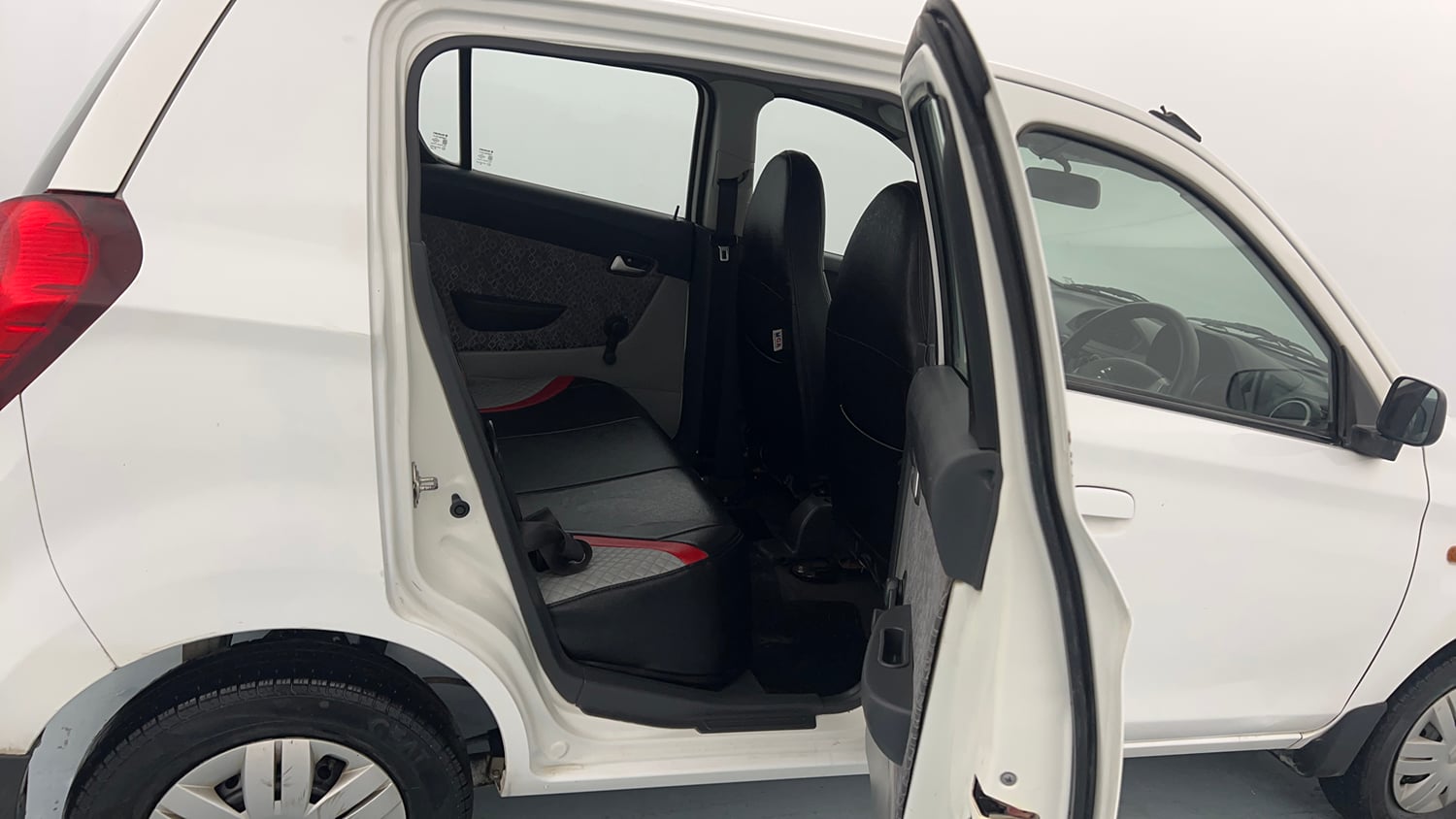 Used 2018 Maruti Suzuki Alto 800 LXi (O) Petrol Manual interior RIGHT SIDE REAR DOOR CABIN VIEW