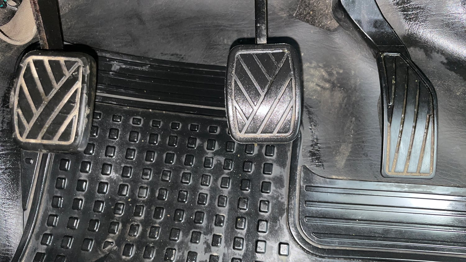 Used 2015 Maruti Suzuki Swift VXi Petrol Manual interior PEDALS VIEW