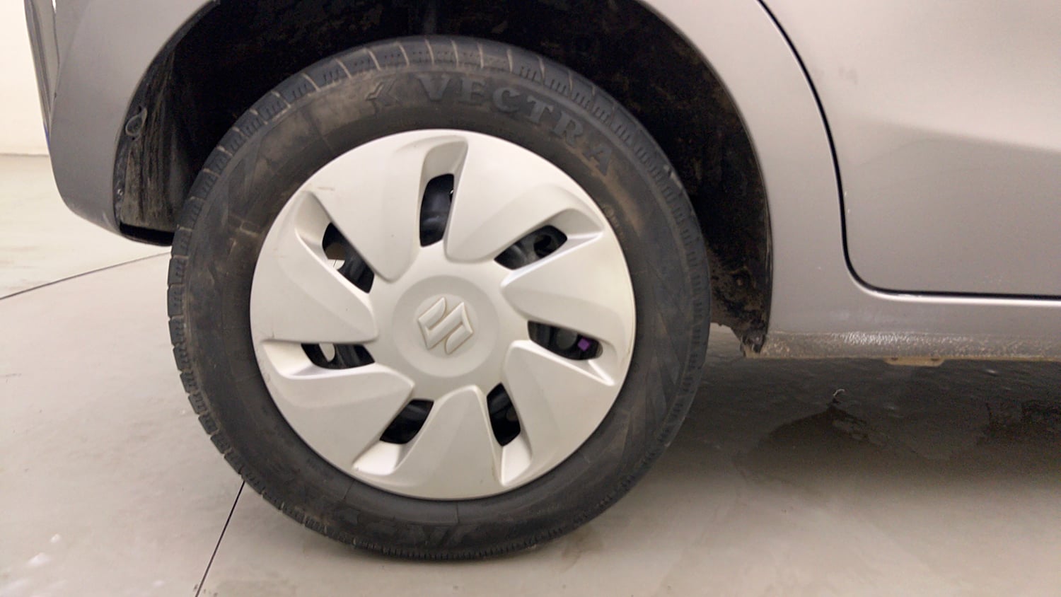 Used 2014 Maruti Suzuki Celerio VXi Petrol Manual tyres RIGHT REAR TYRE RIM VIEW
