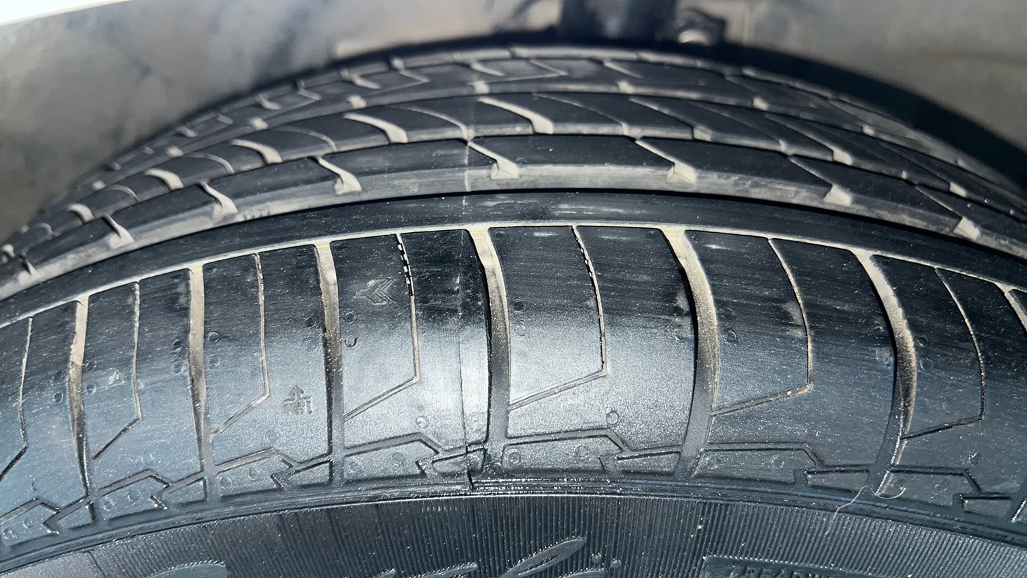 Used 2021 Ford EcoSport Titanium 1.5L Ti-VCT Petrol Manual tyres LEFT FRONT TYRE TREAD VIEW