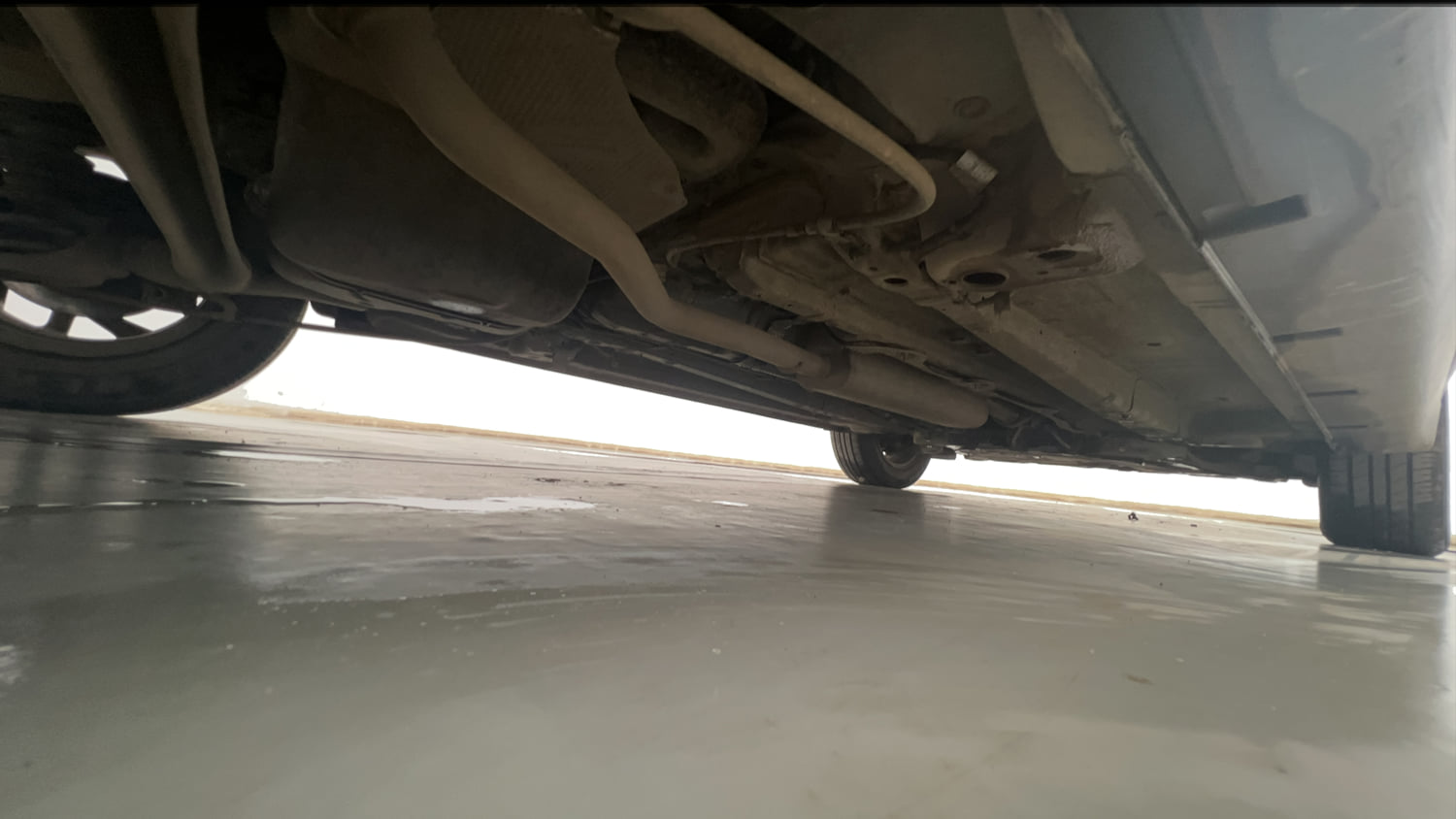 Used 2024 Mahindra XUV 3XO AX5 1.2 Petrol Petrol Manual extra REAR RIGHT UNDERBODY VIEW