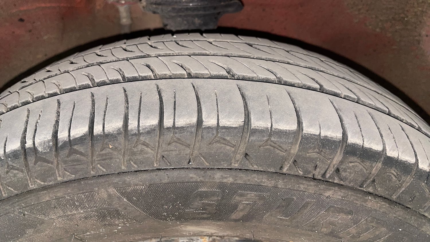 Used 2014 Maruti Suzuki Alto 800 Lxi Petrol Manual tyres RIGHT FRONT TYRE TREAD VIEW