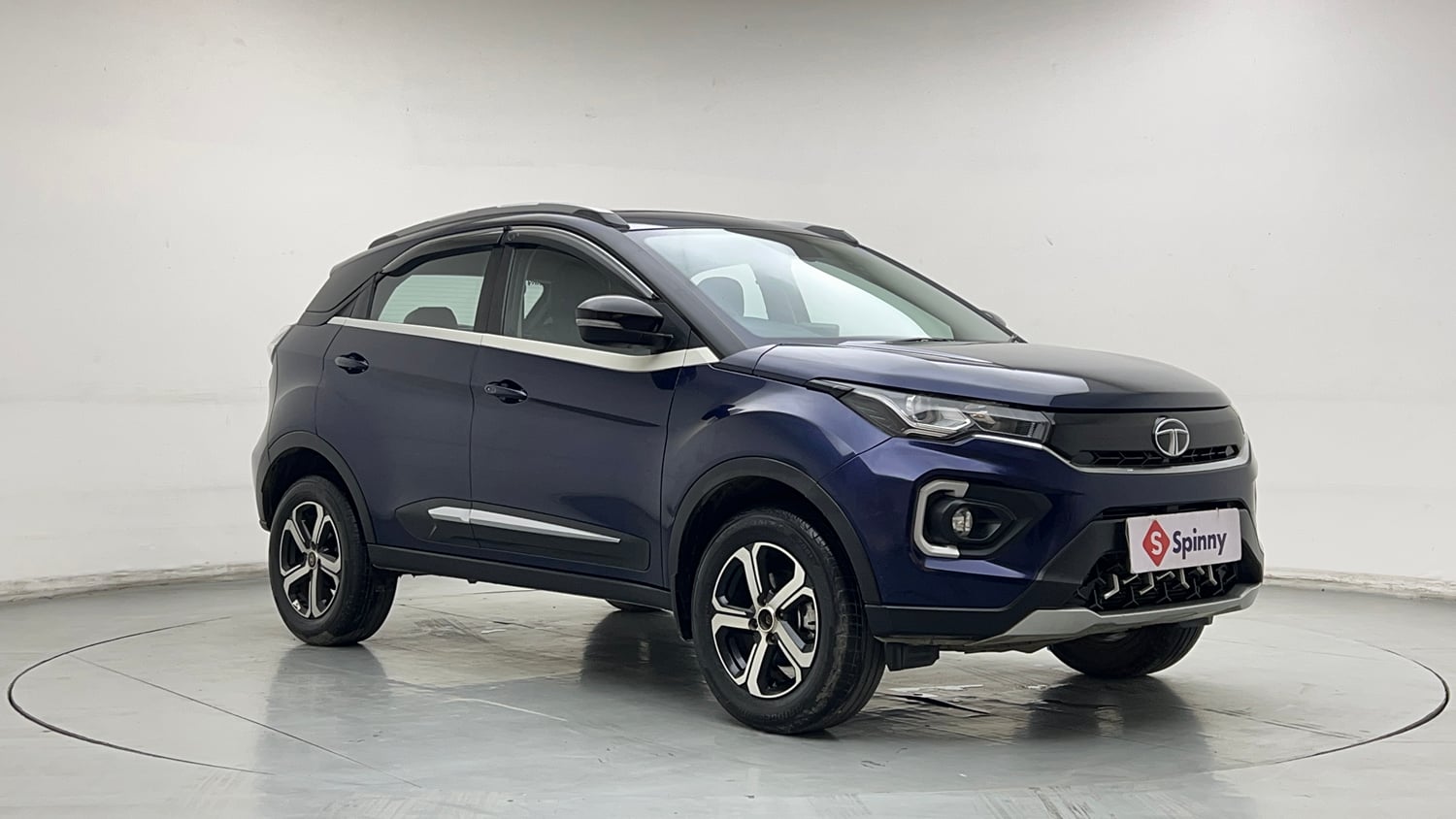 Used 2022 Tata Nexon XZA Plus (HS) Petrol Automatic exterior RIGHT FRONT CORNER VIEW