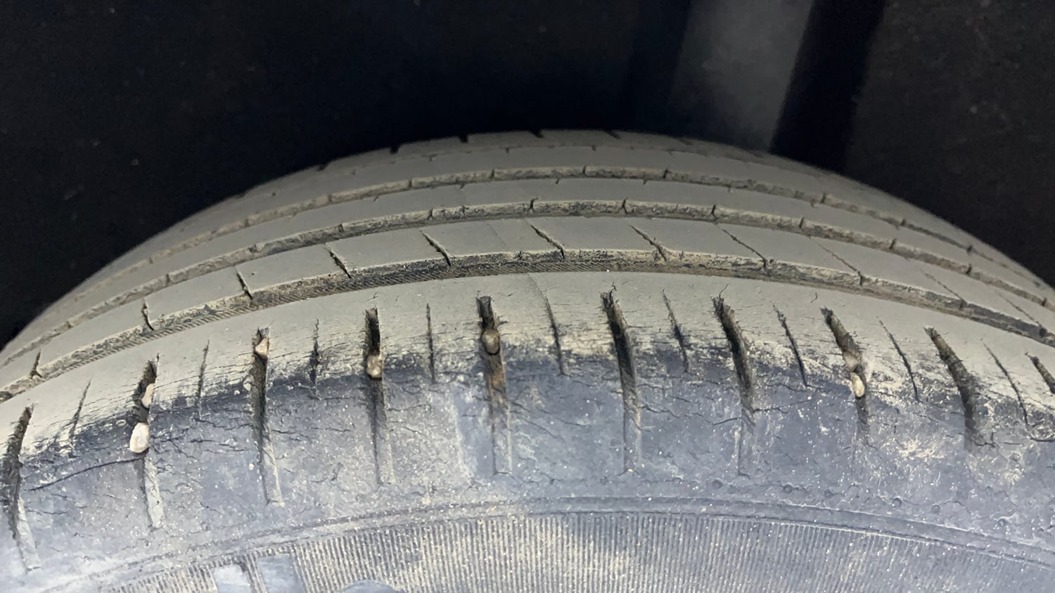 Used 2017 Maruti Suzuki Baleno Zeta 1.2 AT Petrol Automatic tyres LEFT REAR TYRE TREAD VIEW