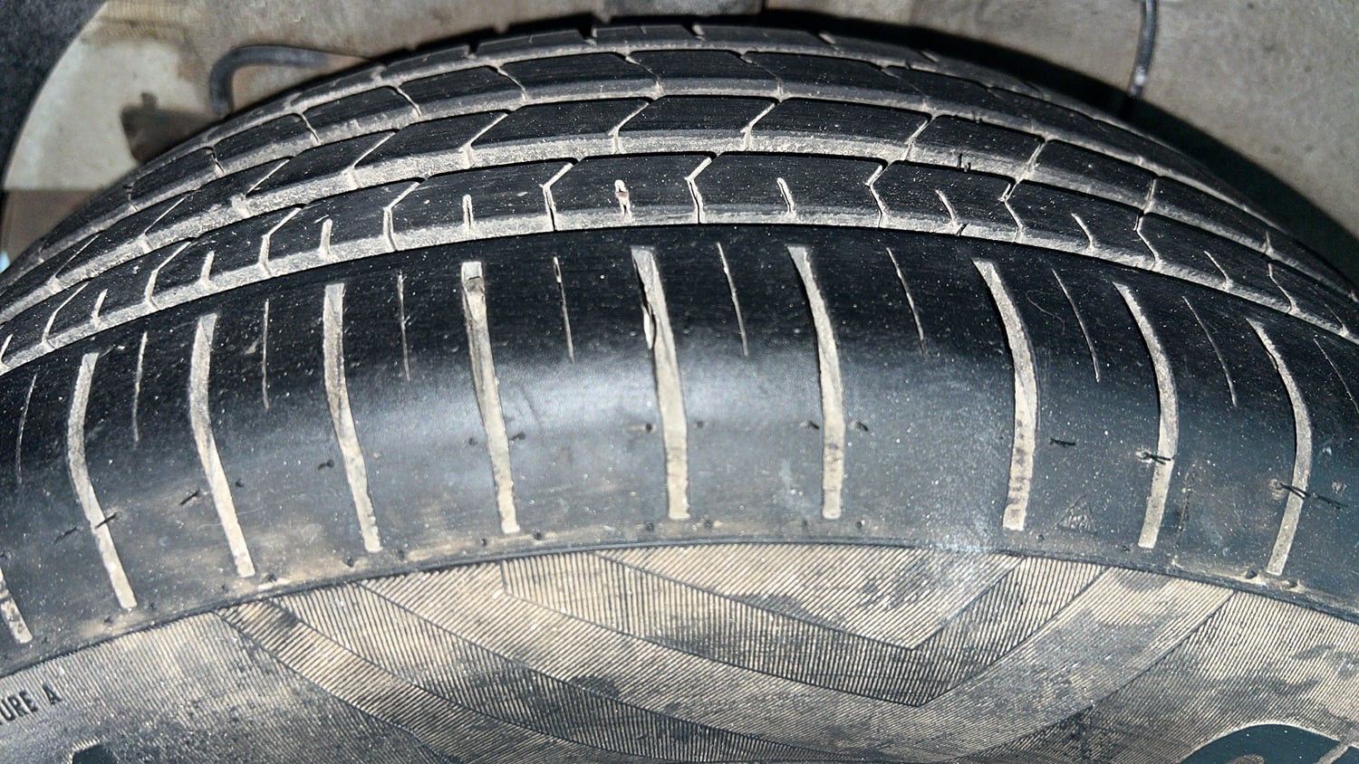 Used 2019 Hyundai Elite i20 Magna Plus 1.2 Petrol Manual tyres RIGHT REAR TYRE TREAD VIEW