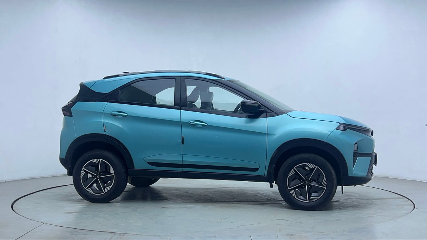 Used 2024 Tata Nexon Creative 1.2 Revotron Petrol 6AMT Petrol Automatic exterior RIGHT SIDE VIEW