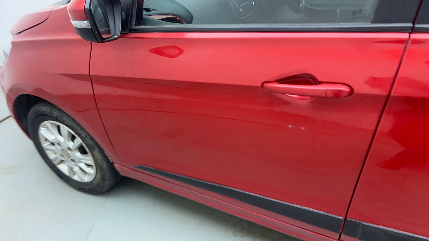 Used 2018 Tata Tiago Revotron XZA Petrol Automatic dents MINOR SCRATCH