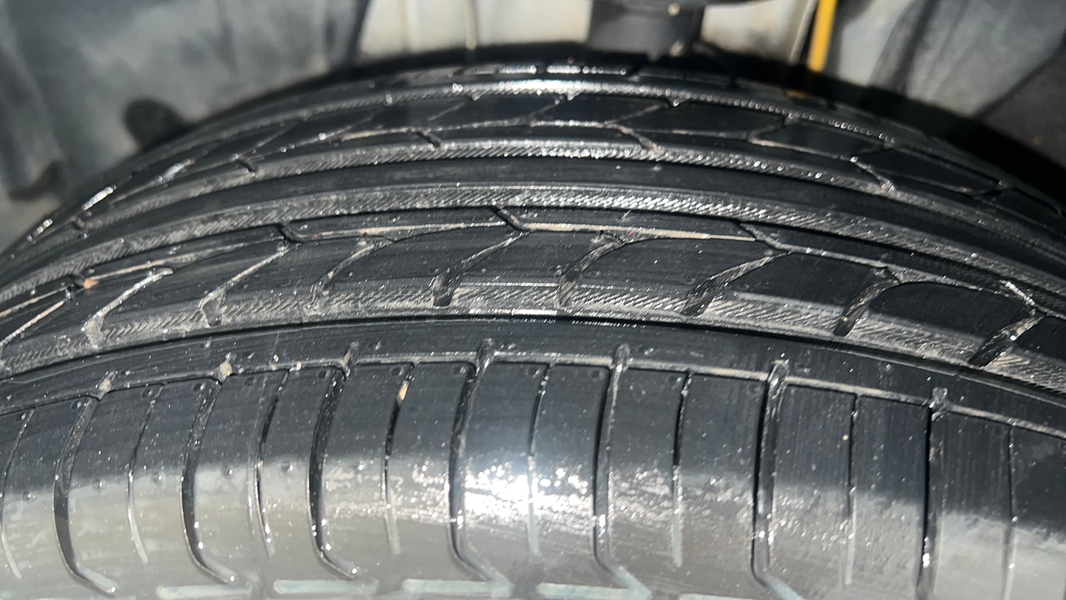 Used 2021 Nissan Magnite XL Petrol Manual tyres LEFT FRONT TYRE TREAD VIEW