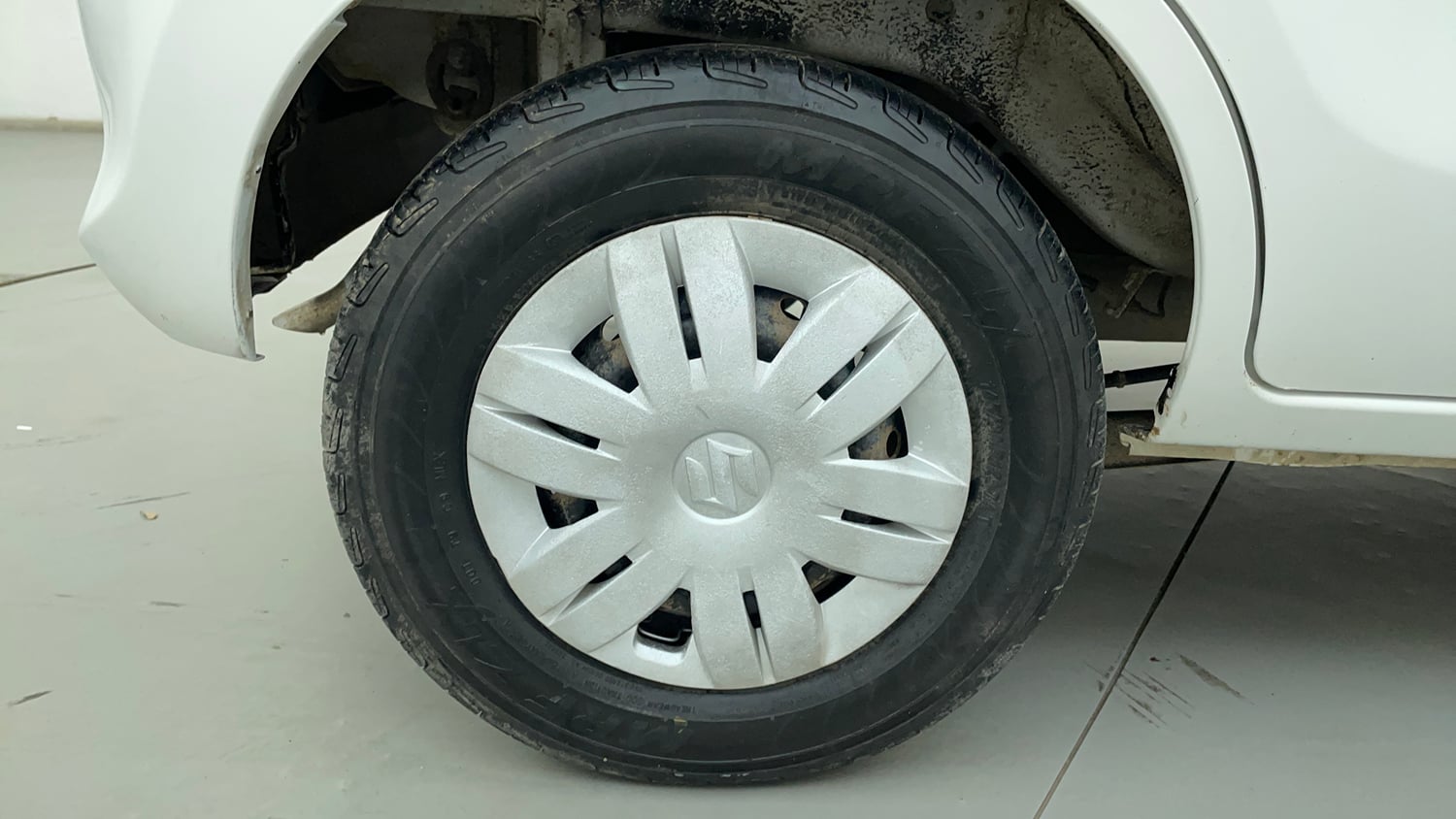Used 2019 Maruti Suzuki Alto 800 LXi Petrol Manual tyres RIGHT REAR TYRE RIM VIEW