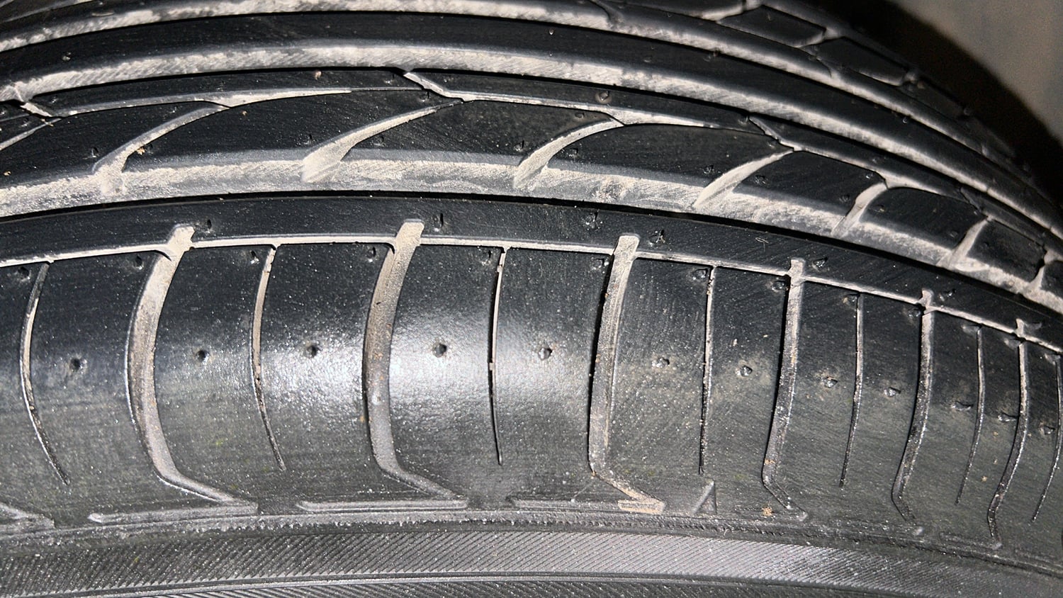 Used 2019 Hyundai Elite i20 Magna Plus 1.2 + CNG (Outside Fitted) Petrol Manual tyres RIGHT FRONT TYRE TREAD VIEW