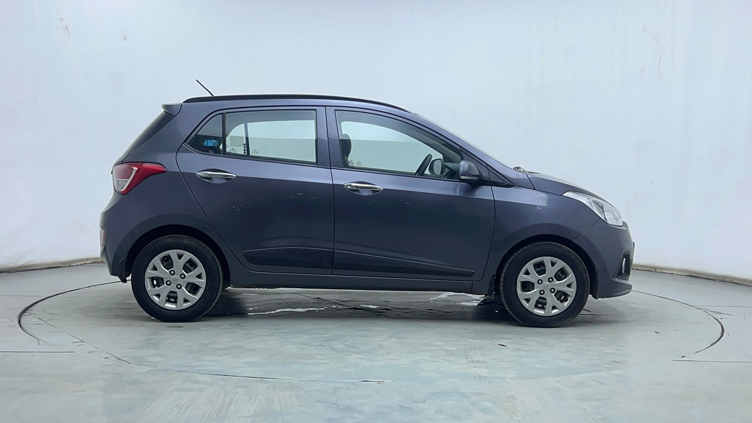 Used 2014 Hyundai Grand i10 Sportz AT 1.2 Kappa VTVT Petrol Automatic exterior RIGHT SIDE VIEW