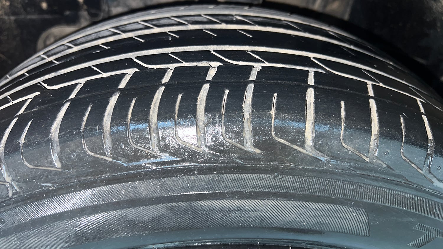 Used 2022 Tata Nexon XZA Plus (HS) Petrol Automatic tyres LEFT FRONT TYRE TREAD VIEW