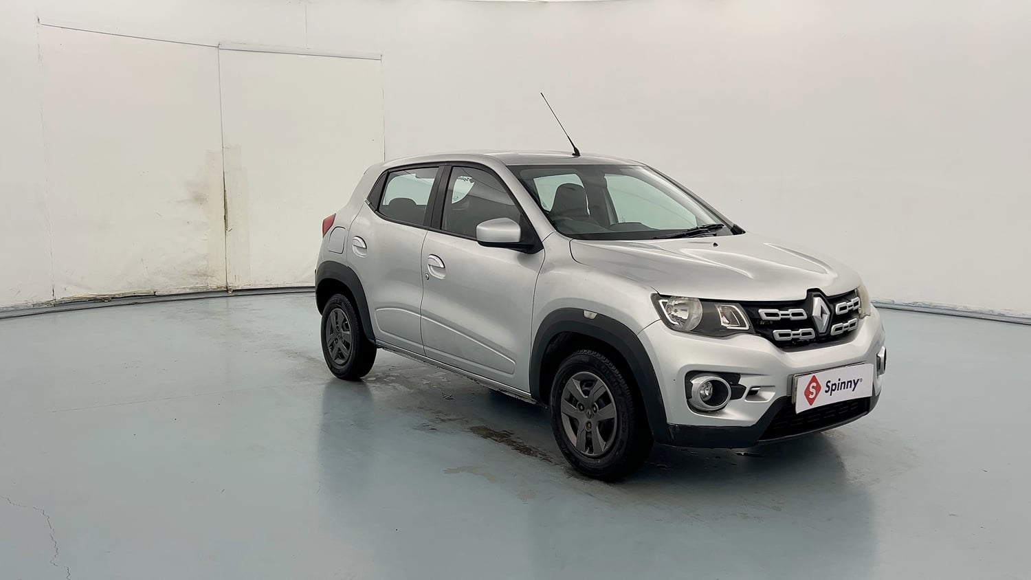 Used 2017 Renault Kwid RXT (O) 1.0 SCE Edition Petrol Manual exterior RIGHT FRONT CORNER VIEW