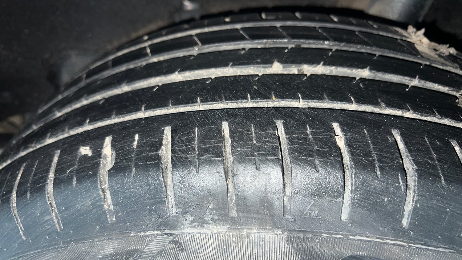 Used 2017 Maruti Suzuki Baleno Alpha 1.2 Petrol Manual tyres LEFT REAR TYRE TREAD VIEW