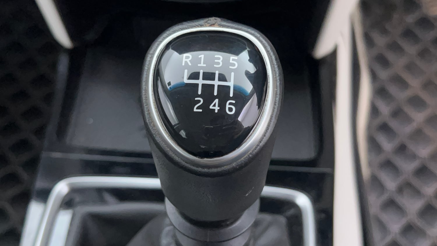 Used 2024 Mahindra XUV 3XO AX5 1.2 Petrol Petrol Manual interior GEAR  KNOB VIEW