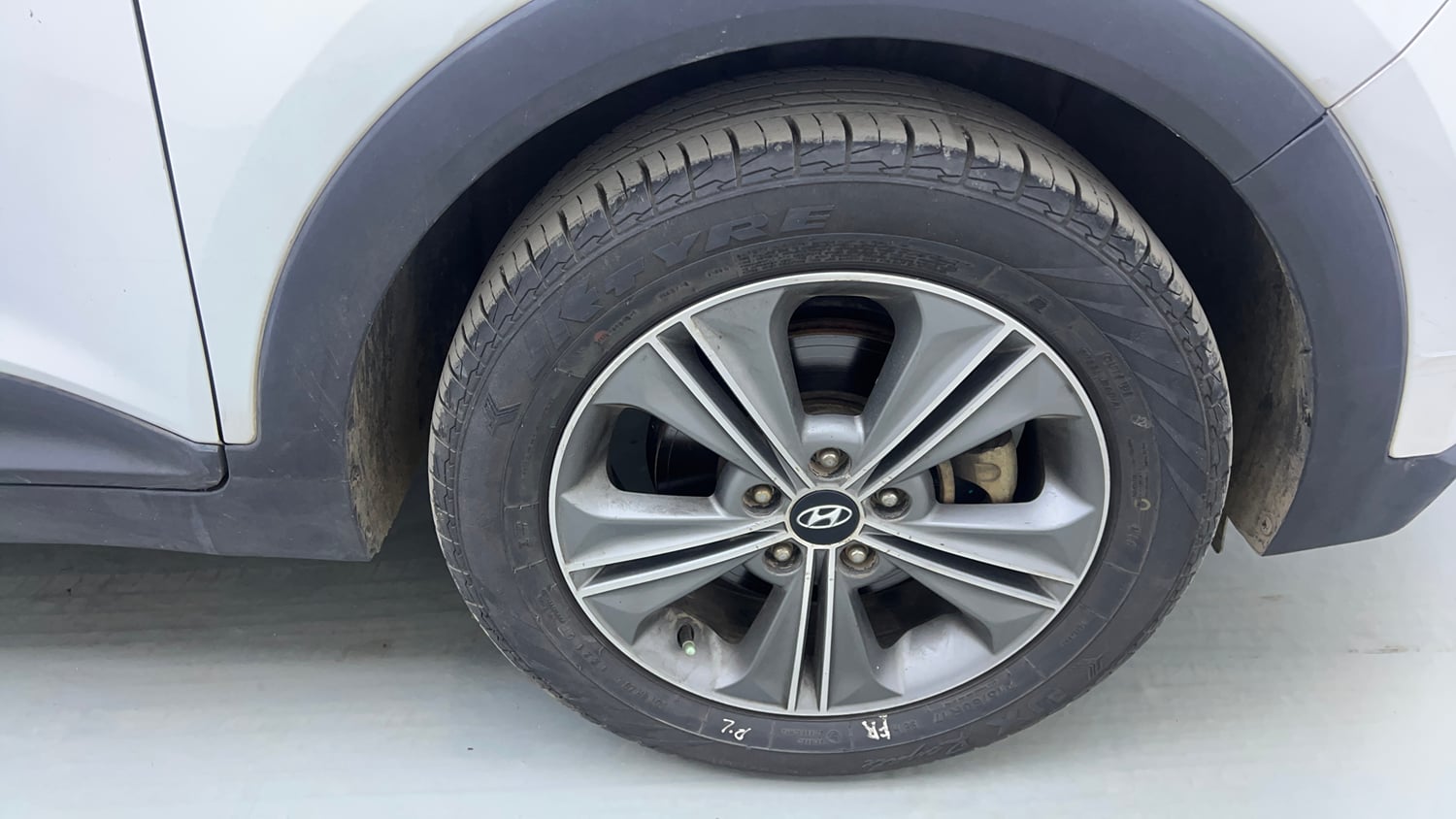 Used 2017 Hyundai Creta 1.6 SX Plus Petrol Special Edition Petrol Manual tyres RIGHT FRONT TYRE RIM VIEW