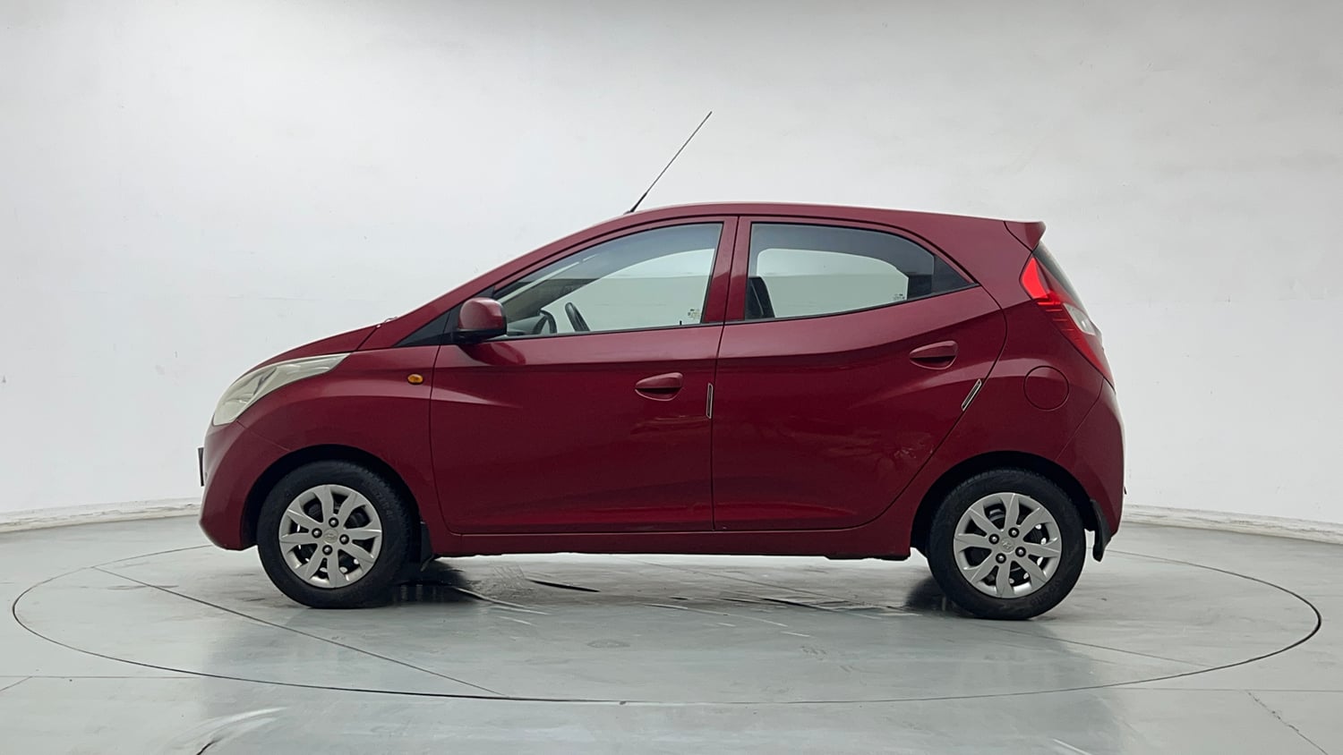 Used 2014 Hyundai Eon Sportz Petrol Manual exterior LEFT SIDE VIEW