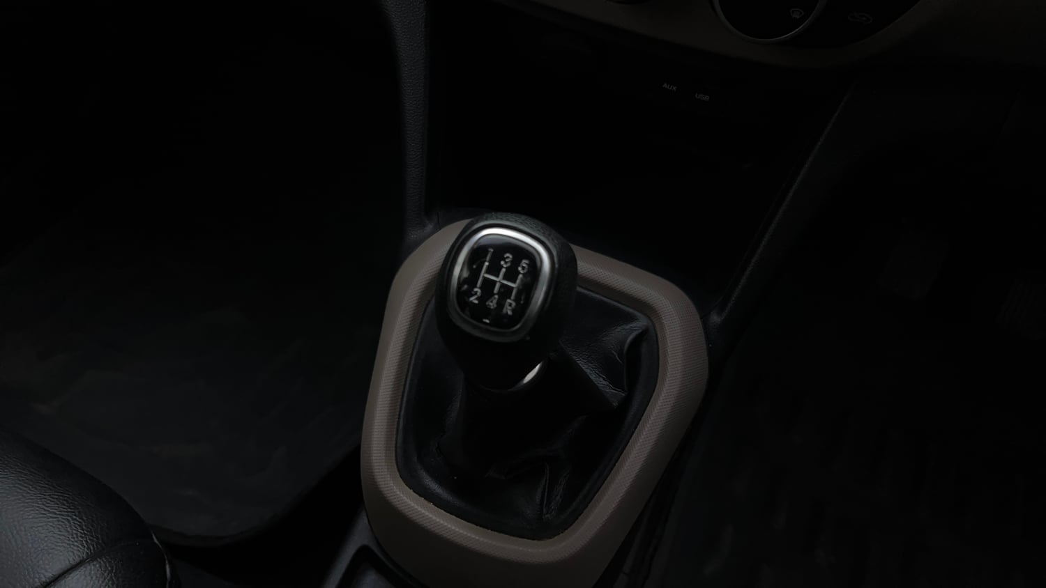 Used 2014 Hyundai Grand i10 Sportz 1.2 Kappa VTVT Petrol Manual interior GEAR  KNOB VIEW