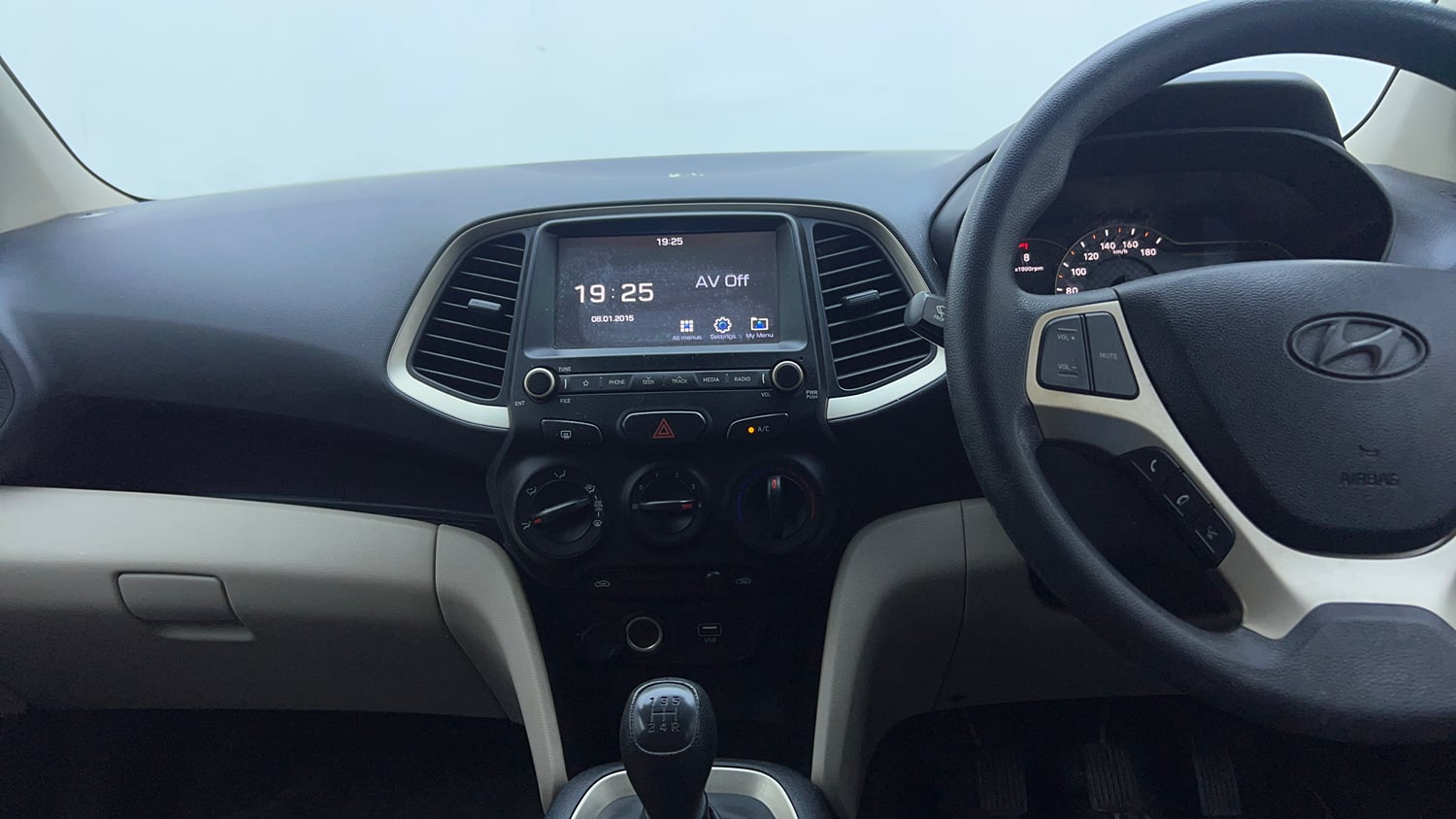 Used 2019 Hyundai Santro Sportz Petrol Manual top_features Touch screen infotainment system