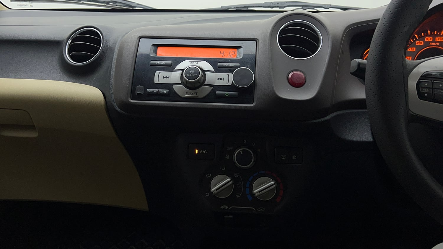 Used 2013 Honda Brio V MT Petrol Manual interior MUSIC SYSTEM & AC CONTROL VIEW