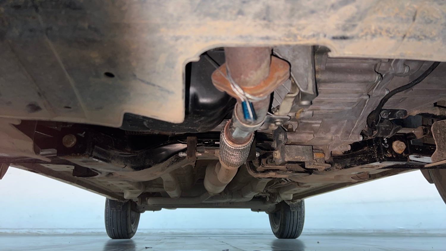 Used 2022 Tata Nexon XZA Plus (HS) Petrol Automatic extra FRONT LEFT UNDERBODY VIEW