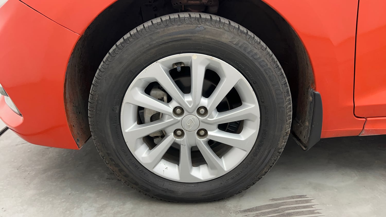 Used 2018 Hyundai Verna EX 1.6 VTVT AT Petrol Automatic tyres LEFT FRONT TYRE RIM VIEW