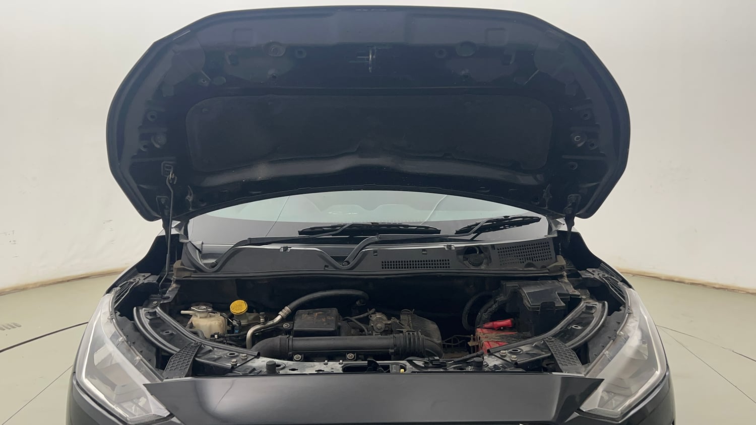 Used 2023 Nissan Magnite XV Petrol Manual engine ENGINE & BONNET OPEN FRONT VIEW