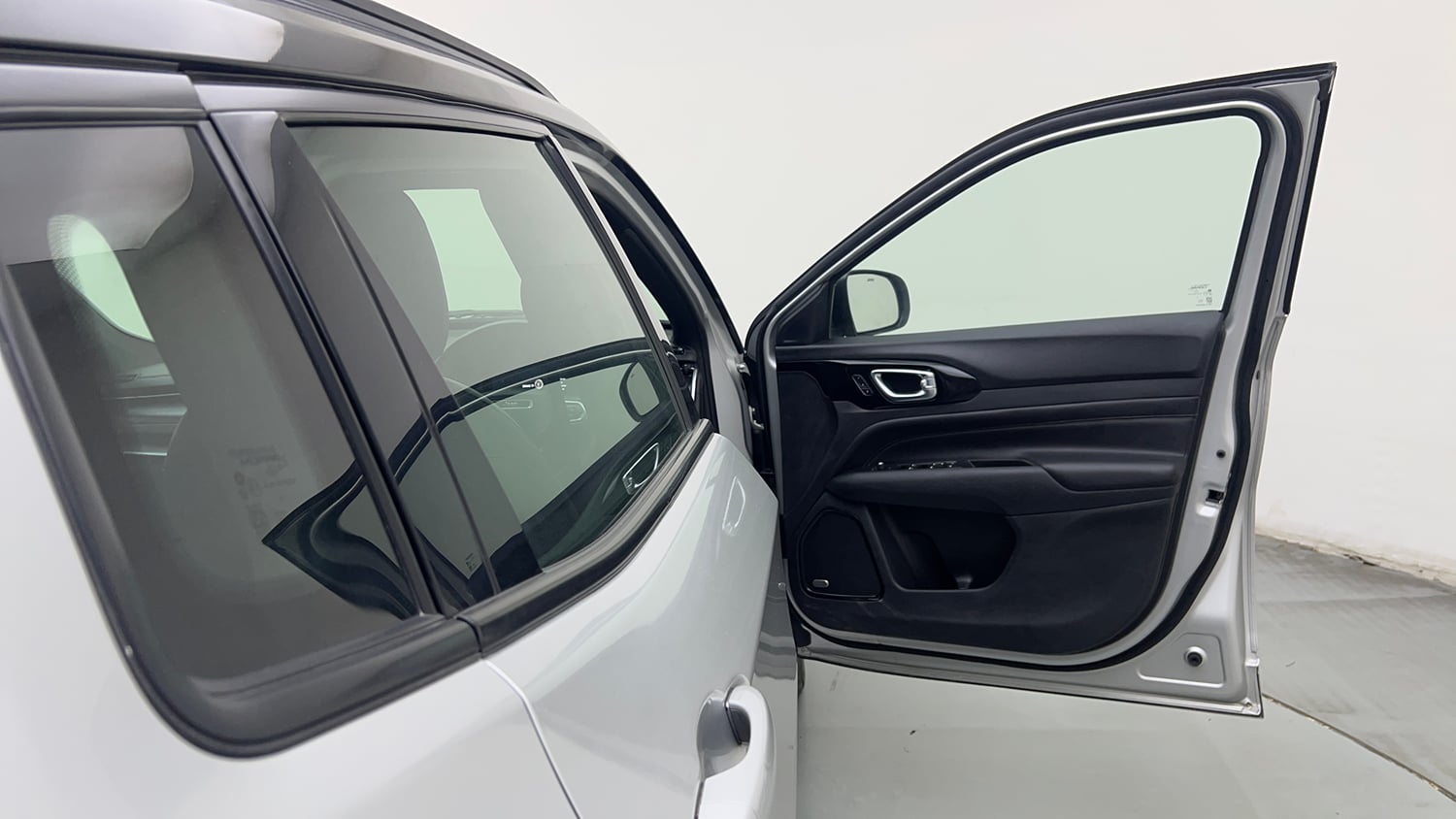 Used 2022 Jeep Compass Model S (O) 1.4 Petrol DCT Petrol Automatic interior RIGHT FRONT DOOR OPEN VIEW