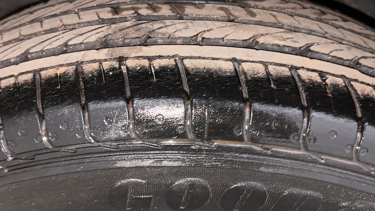 Used 2022 Tata Nexon XM (S) Petrol Manual tyres RIGHT REAR TYRE TREAD VIEW