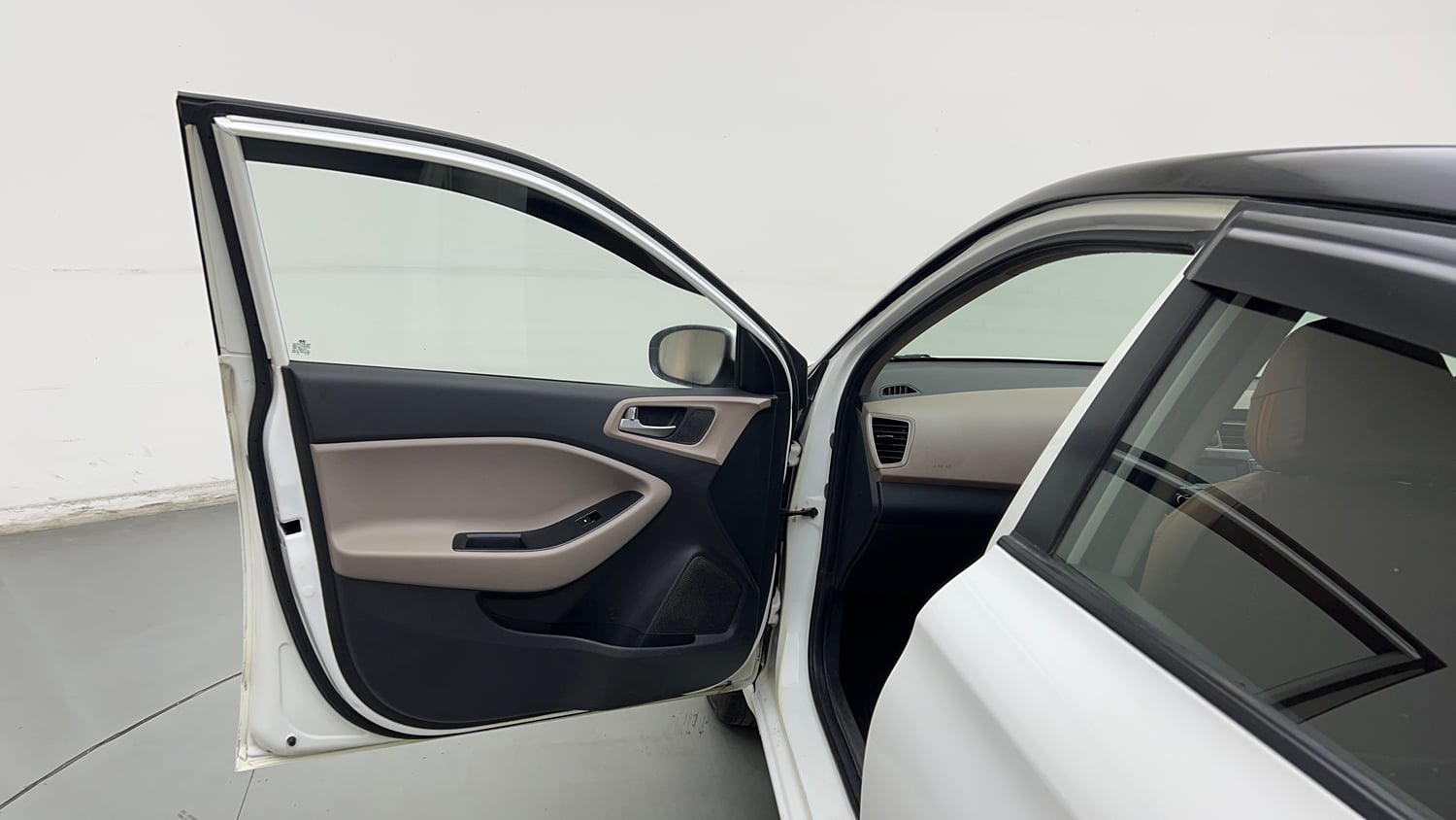 Used 2019 Hyundai Elite i20 Magna Plus 1.2 Petrol Manual interior LEFT FRONT DOOR OPEN VIEW
